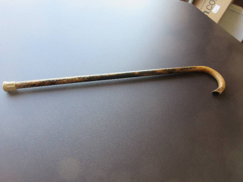 VINTAGE WOODEN CANE
