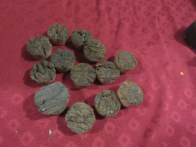 VINTAGE BIG CORKS