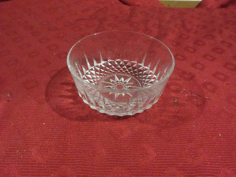 CLEAR GLASS PLATTER AND 2 BOWLS