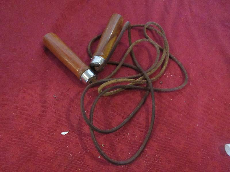 VINTAGE JUMP ROPE