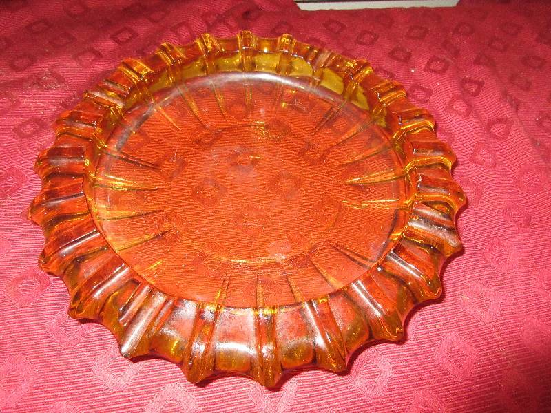 AMBER GLASS ASHTRAY