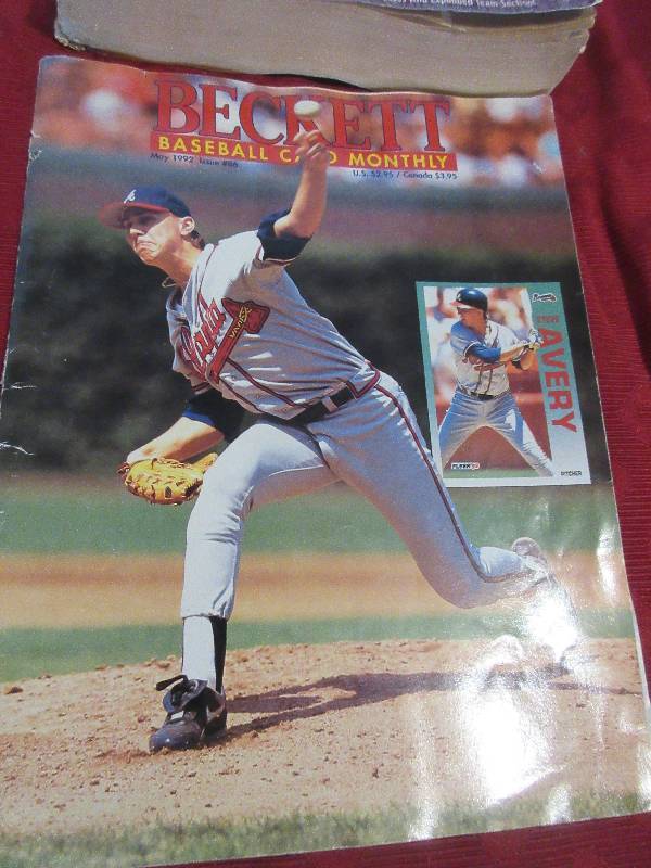 1 BASEBALL CARD MONTHLY 1 FOOTBALL CARD PRICE GUIDE