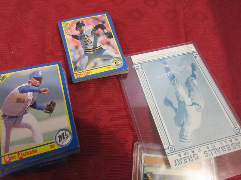 BASEBALL AND HOCKEY CARDS