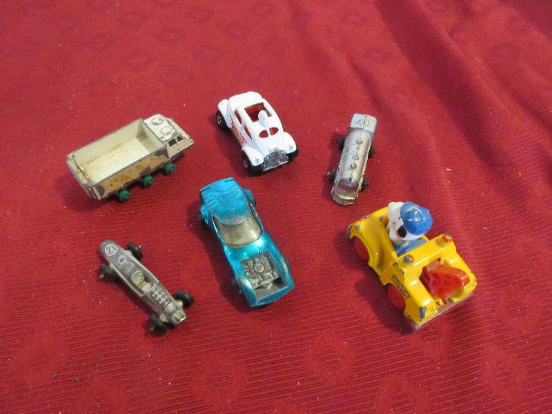 VINTAGE METAL CARS