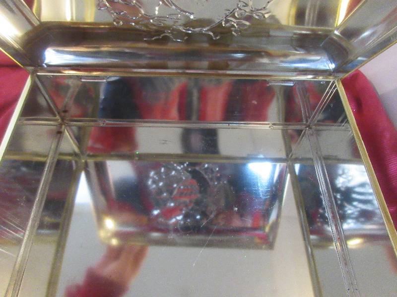 METAL DOVE BOX