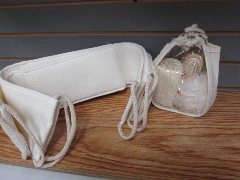 Neutral bath set with lot of 4 loof...