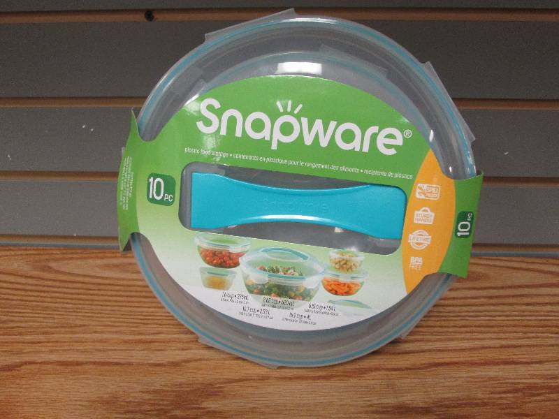 10 pc Snapware  covered plastic bow...
