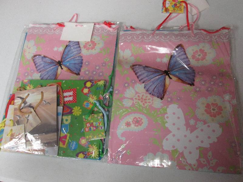 Lot of 2  8 pc birthday card bag t...