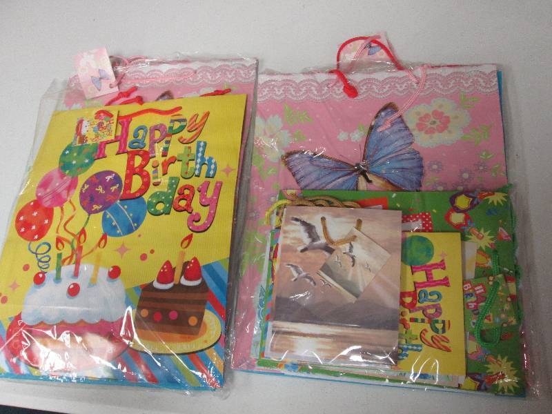Lot of 2  8 pc birthday card bag t...