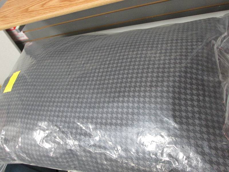 Large Grey Houndstooth dog bed Reta...