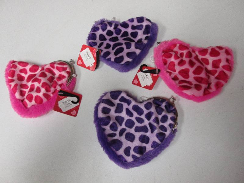 Lot of 4 plush heart clasp purses w...