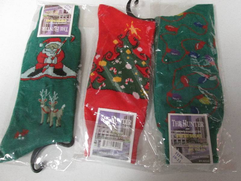 Lot of 3 mens dress Christmas sock...