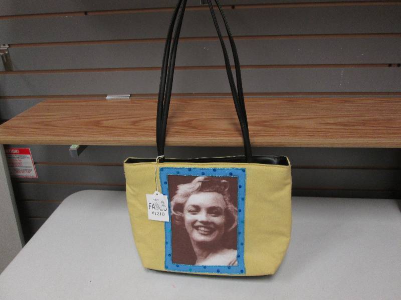 Marilyn Monroe zip small fabric tot...