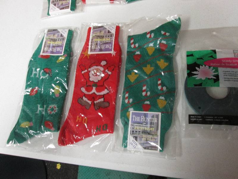 Lot of 3 mens dress Christmas sock...