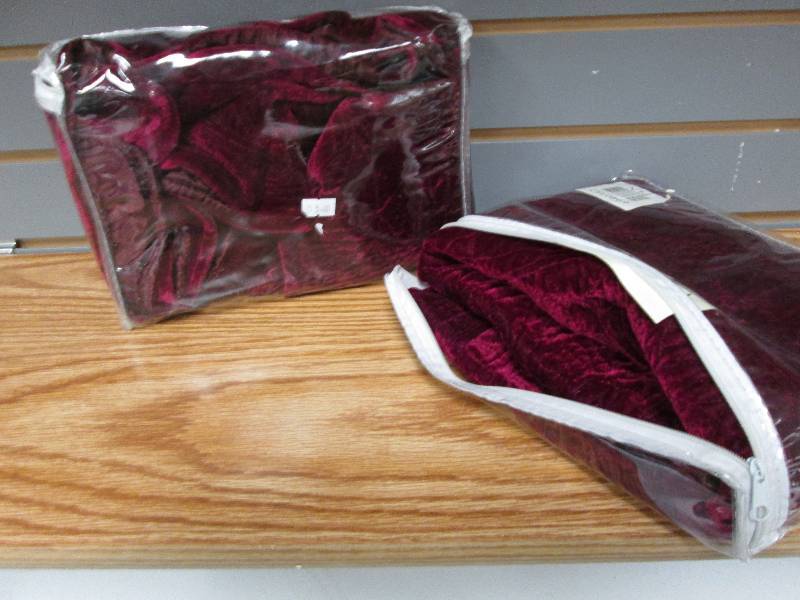 Crushed velvet - red pillow shams...