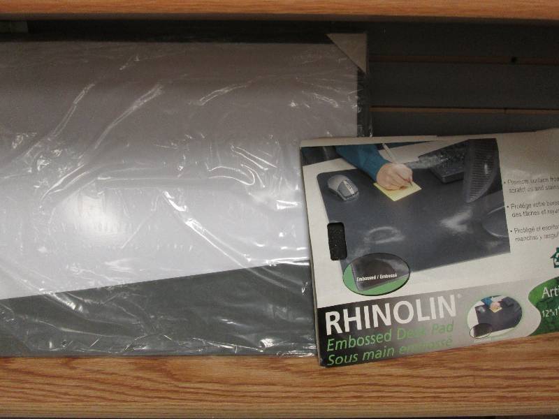 1 desk mat, 1 desk pad...