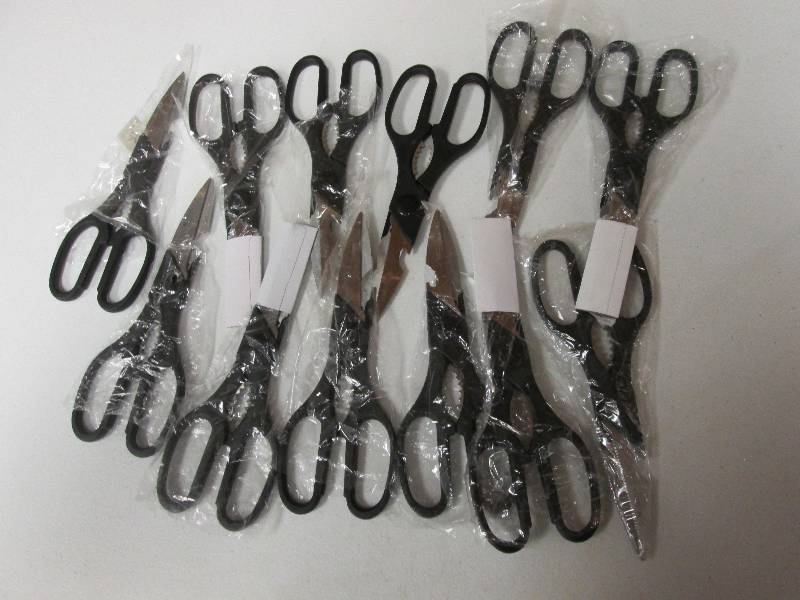 Lot of 12 Gold Coast kitchen shears...