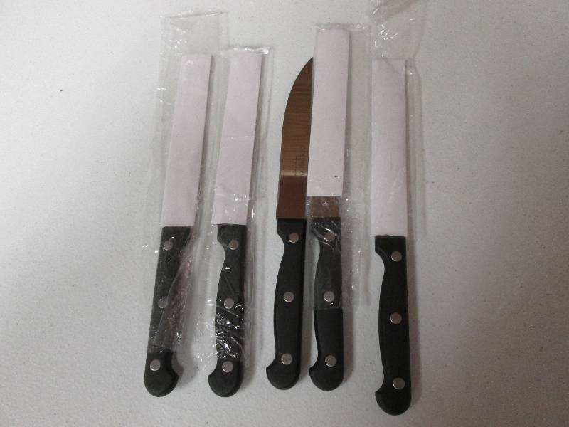 Lot of 5 Gold Coast utility knives...