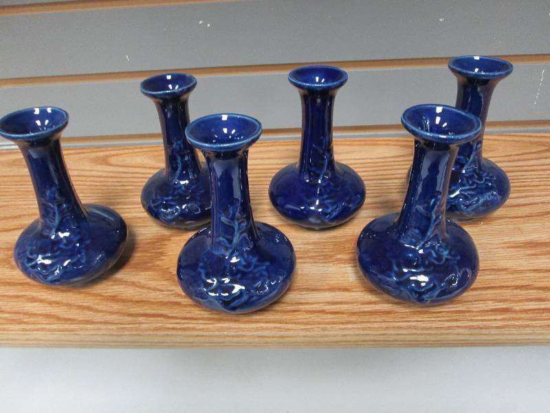 Lot of 6 blue 5  ceramic vases ...
