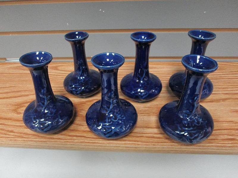 Lot of 6 blue 5  ceramic vases ...