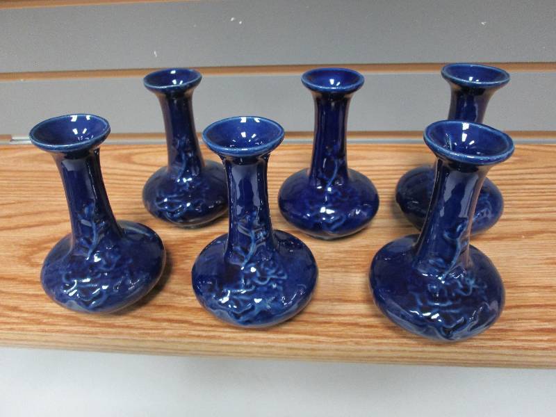 Lot of 6 blue 5  ceramic vases ...