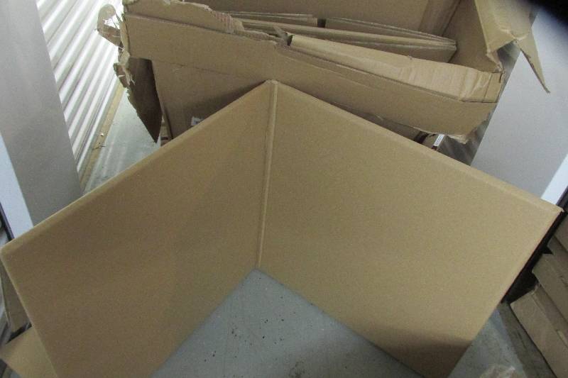 lot 79 image: Box of large packing or shipping bo...