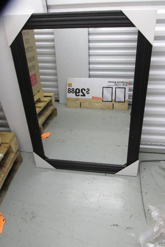 lot 80 image: Decorative framed mirror, 29.25 x 4...