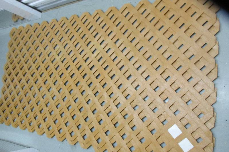 lot 107 image: Lot of 5 sheets, 4 x 8 feet plastic...