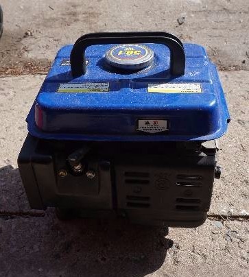 lot 6 image: Wen Power Brand 850 Watt Gas Generator