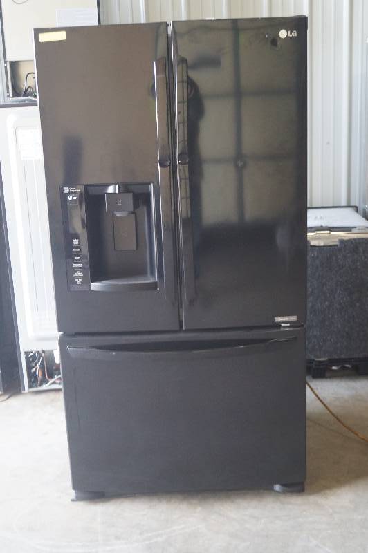 lot 3 image: LG French Door Refrigerator in Smooth Black