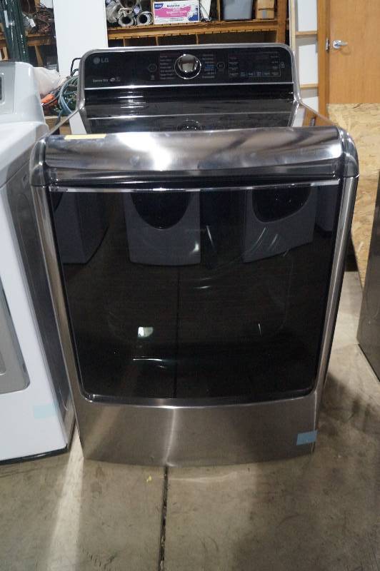 lot 15 image: LG Electric Dryer in Graphite Steel