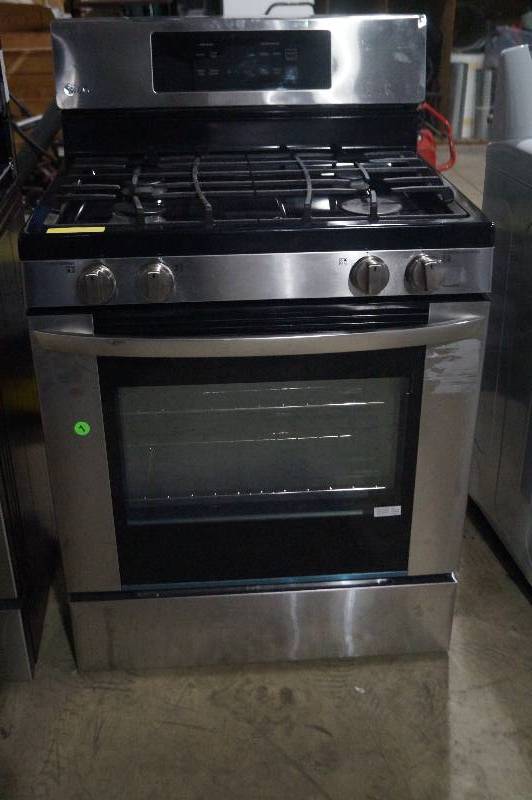 lot 17 image: LG Gas Range with Self-Cleaning Oven in Stainless Steel
