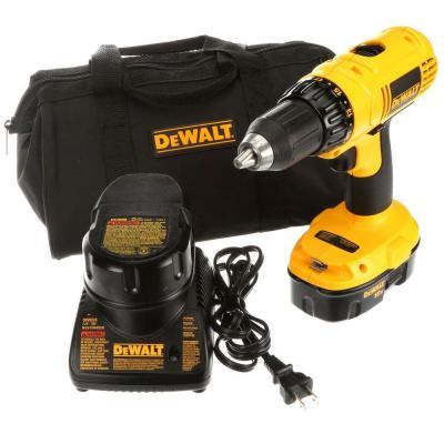 18-Volt Compact DrillDriver Kit