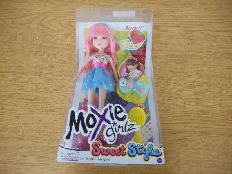 MOXIE GIRLZ SWEET STYLE TOY DOLL