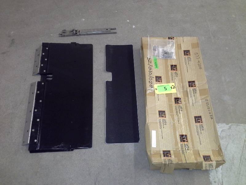 lot 5 image: RAMP ASSY WHEELCHAIR LIFT PLATFORM GILLIG  51-08  B73-4208