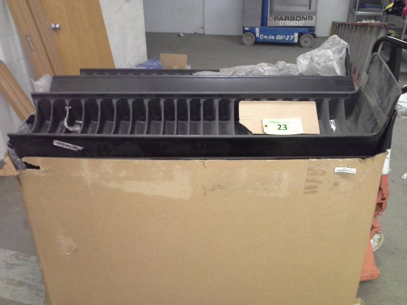 lot 23 image: MODULE BUMPER FRONT (RUBBER) GILLIG 82-08643-000
