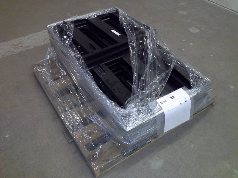 lot 30 image: TRAY BATTERY-ASSEMBLED GILLIG 42-12065-000