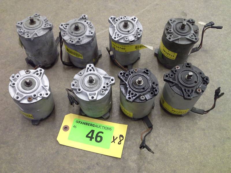 lot 46 image: MOTOR AUX. HTR GILLIG NEW FLYER BOSCH 0130110005