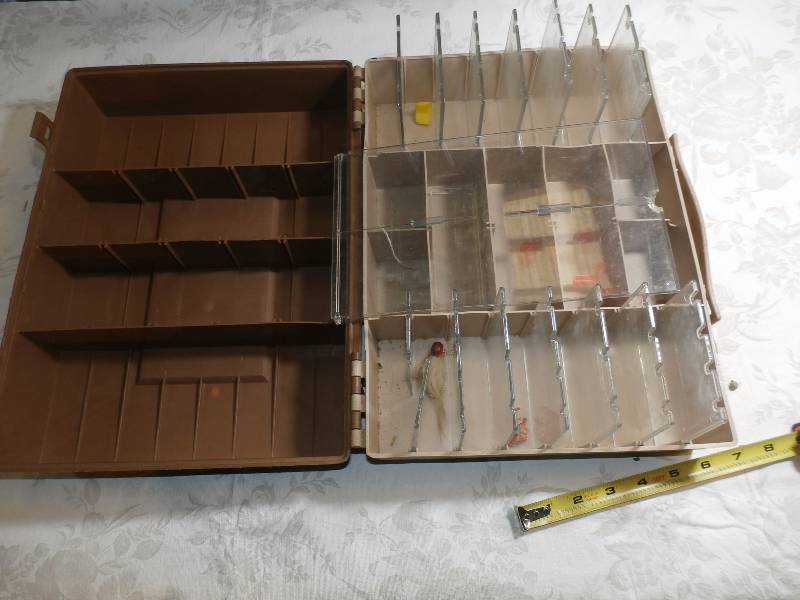 tackle box for hanging lures