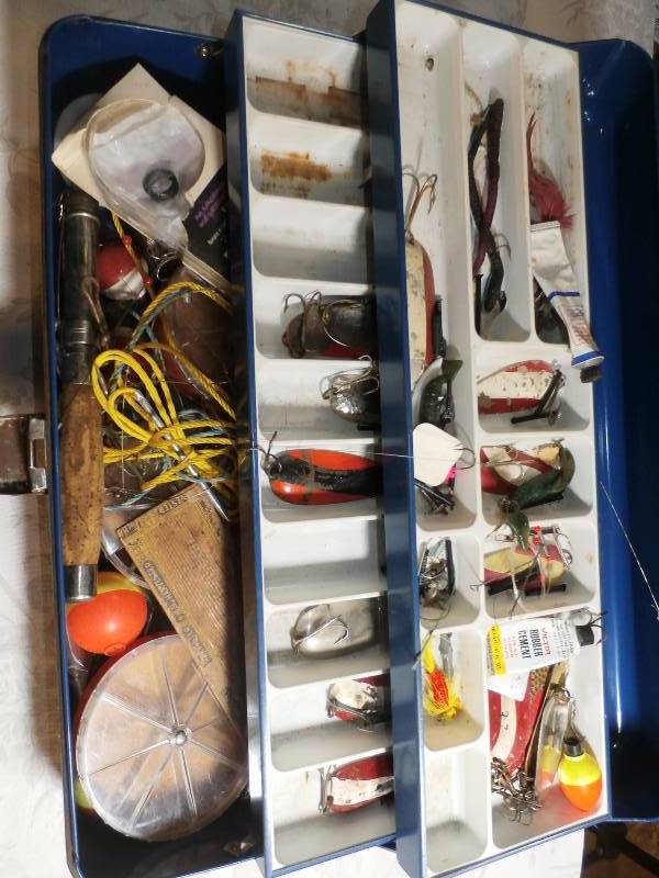 vintage tackle box full