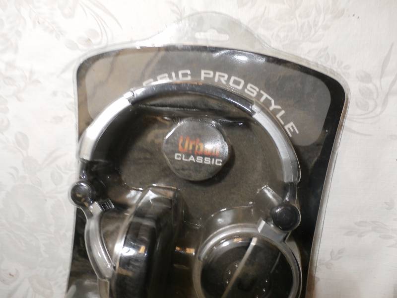 nip headphones