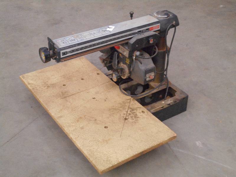 lot 16 image: Craftsman 10 Radial Arm Saw, No Ba...