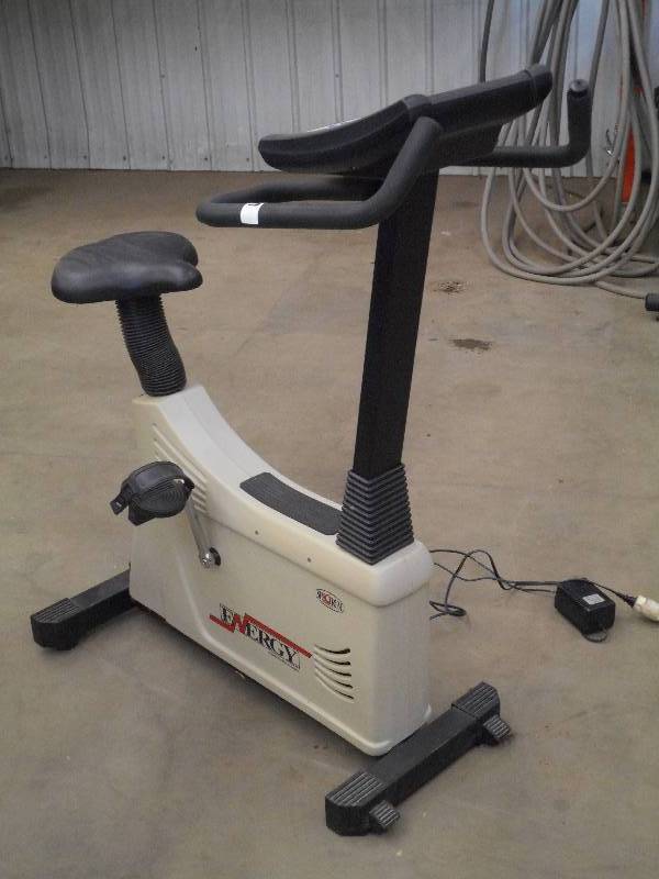 lot 39 image: Spectrum Dynacycle Recumbant Bike ...