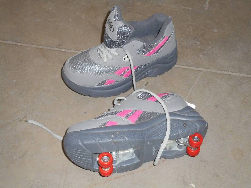 lot 56 image: Unused Size 8 Womens Roller Skate S...