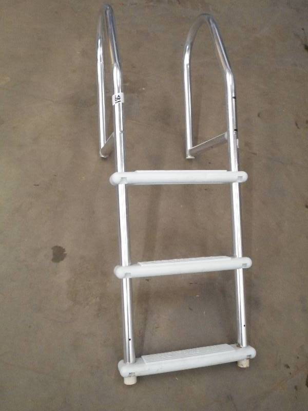 lot 60 image: 3-Step DockPoolPontoon Ladder ...