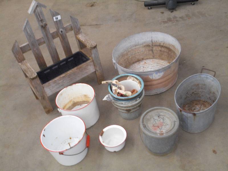 lot 66 image: Lot Of Galvanized Wash Bins, Minno...