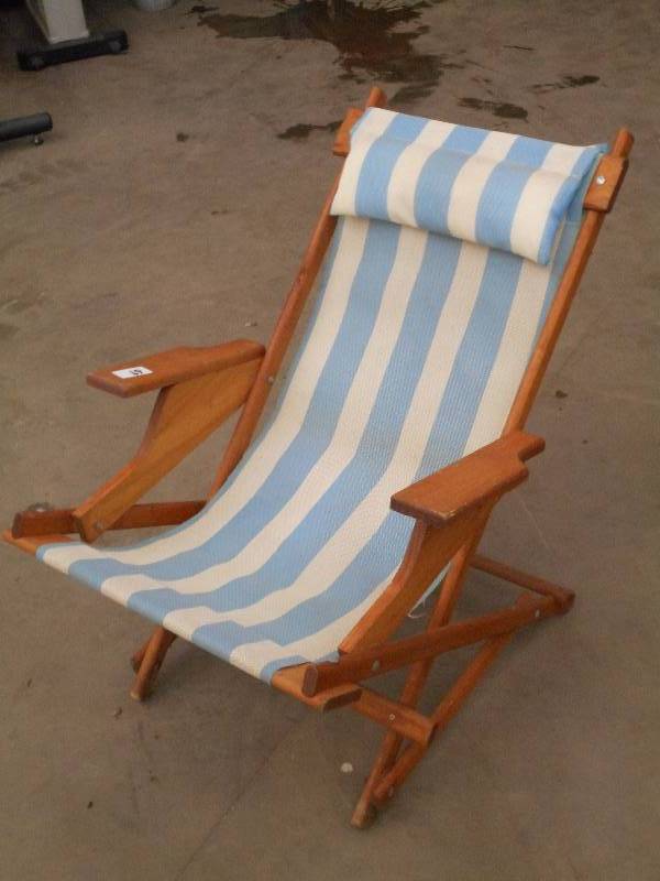 lot 69 image: Unique Folding BeachPatio Chair ...