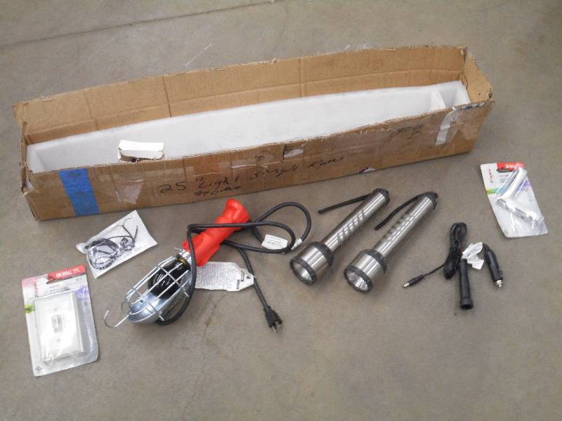 lot 88 image: Box Of Assorted LED Work Light, Fl...