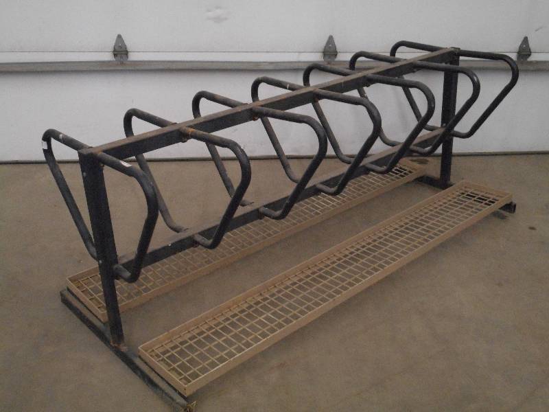 lot 108 image: 8ft Industrial Steel Weldng Cylinde...
