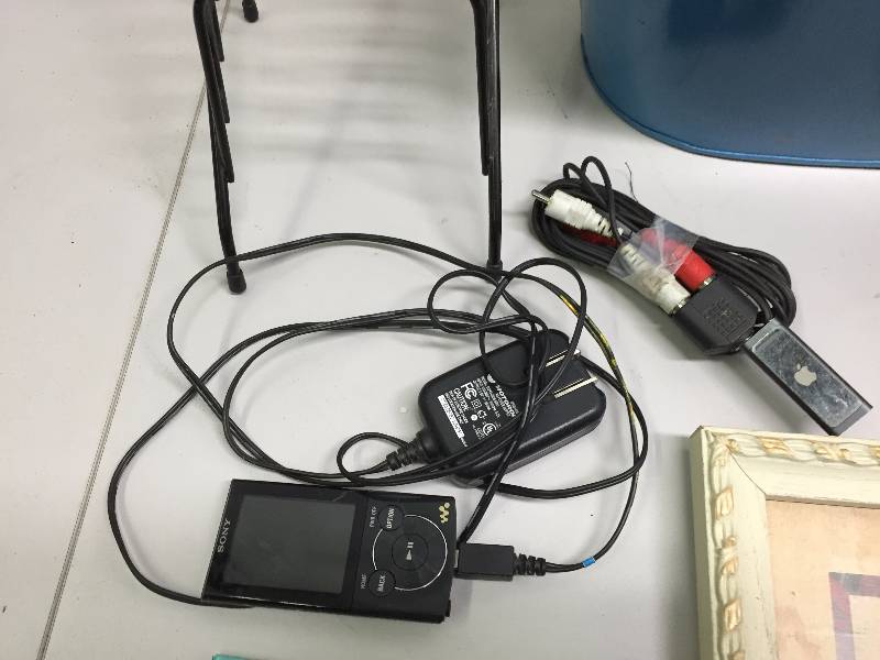 BASKETS, ELECTRONICS, LIVE-LAUGH-LOVE PICTURE